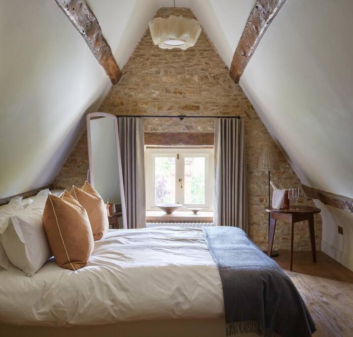 Dawn At The Sun Inn Felmersham, Our Signature Duplex Suite Sharnbrook Exterior photo